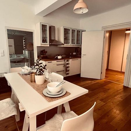 Apartment Am Schloss - Charme Saarbrucken Bagian luar foto