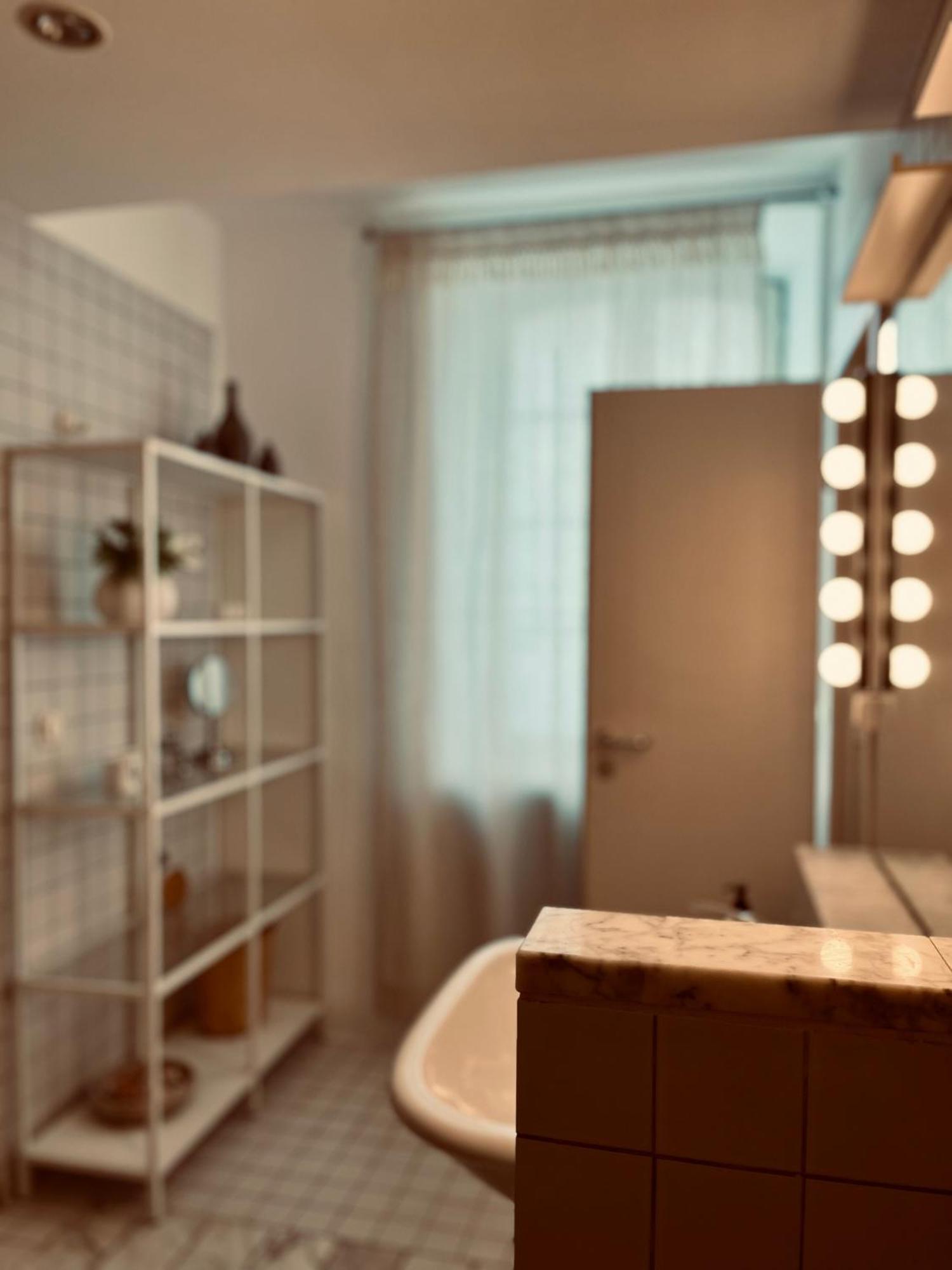 Apartment Am Schloss - Charme Saarbrucken Bagian luar foto