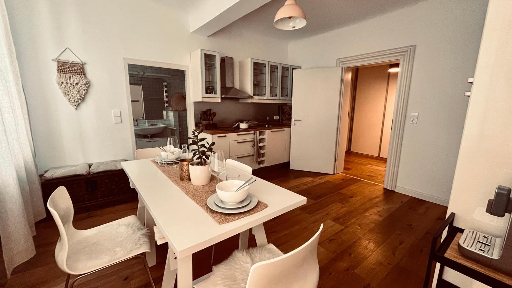 Apartment Am Schloss - Charme Saarbrucken Bagian luar foto