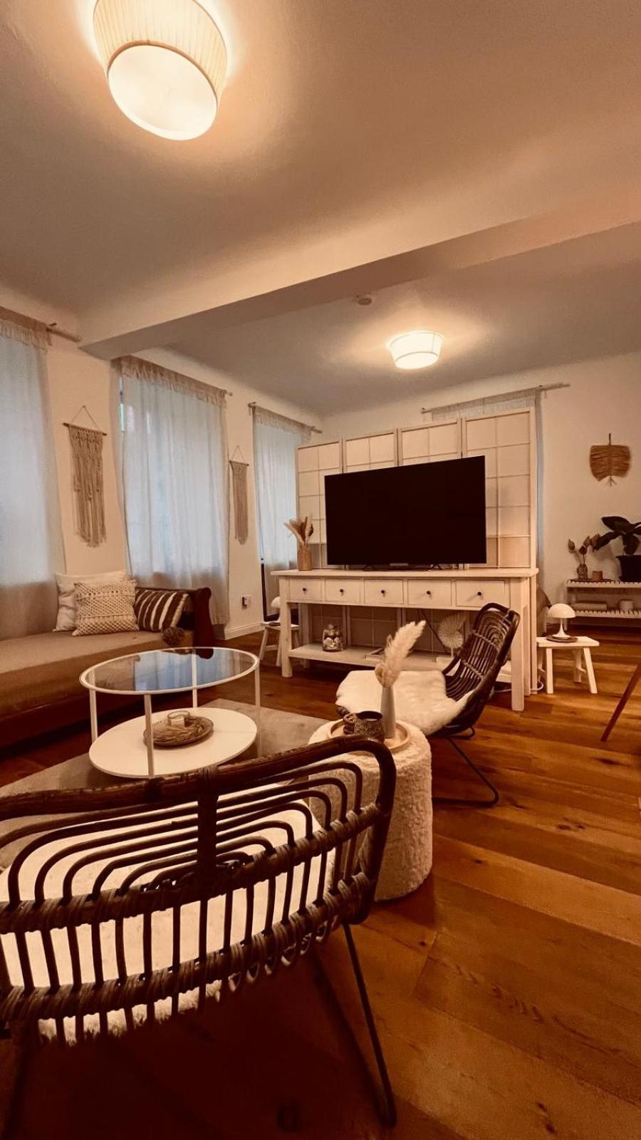Apartment Am Schloss - Charme Saarbrucken Bagian luar foto