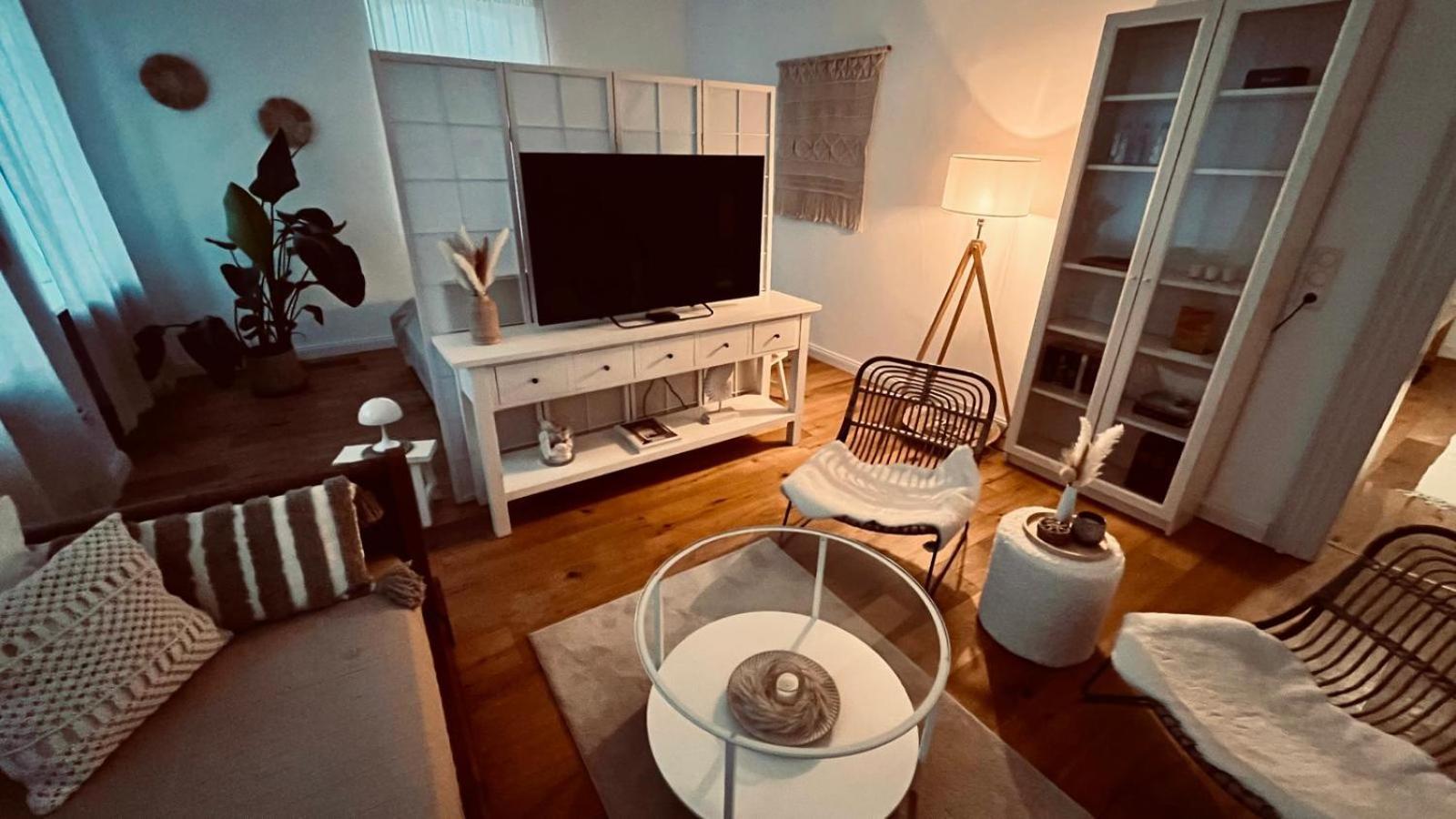 Apartment Am Schloss - Charme Saarbrucken Bagian luar foto